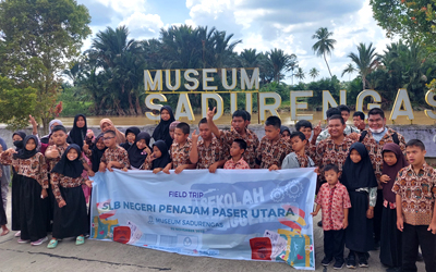 Mengunjungi Museum Sadurengas